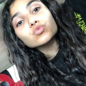 Meet your Posher, Aya